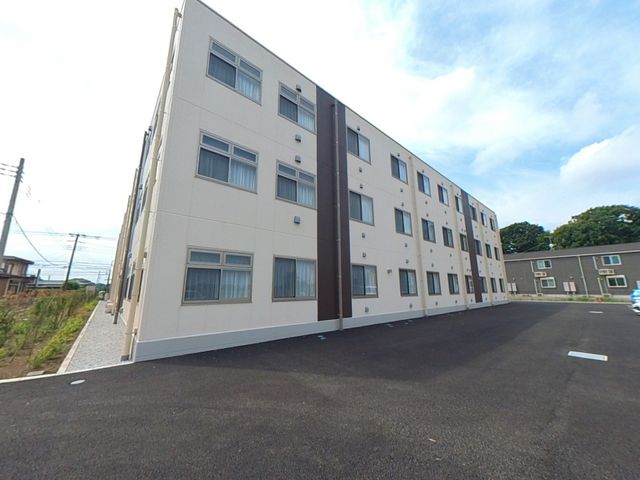 広々とした外観 外観 ゆったりとした造りの建物です。駐車スペースも完備しており、訪れやすい環境が整っています。