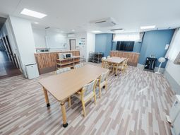 広々としたダイニングルーム