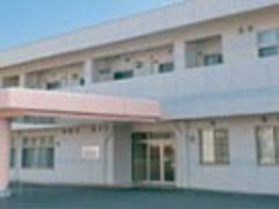 明るい建物のエントランス
