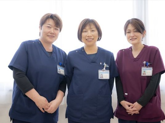 スタッフ3人の集合  