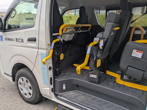 福祉車両の車内  