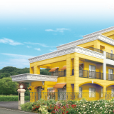 花が咲く施設の建物