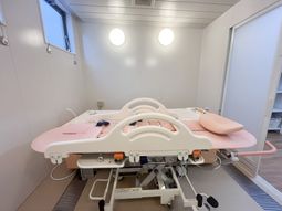 機械浴室の浴槽  