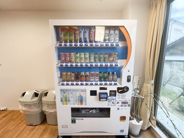 飲料自販機のある休憩室  
