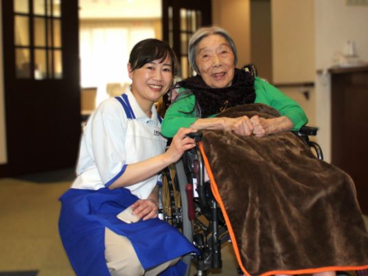 人と車椅子の交流