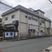 落ち着いた外観の建物