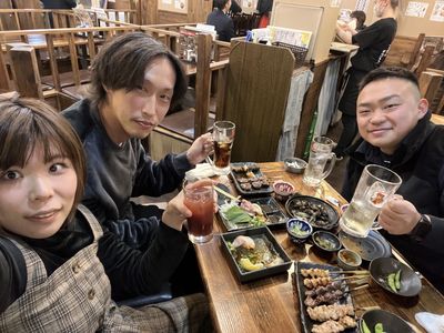和やかな食事の一コマ