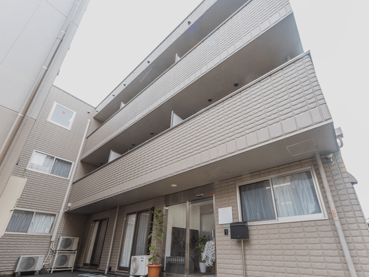 外観の建物正面  