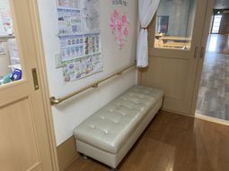 シンプルな休憩スペース