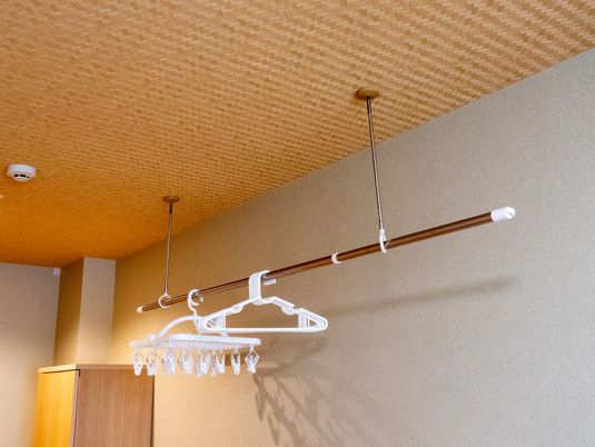 棚付きの室内空間