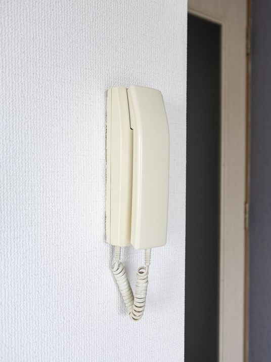 壁の電話機