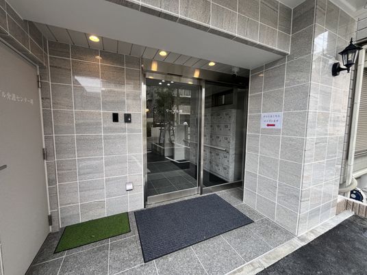 建物入口の自動扉