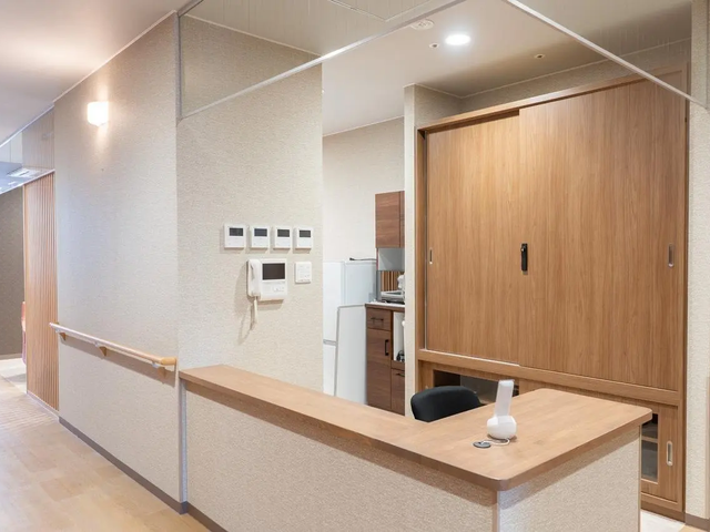ヘルパーステーション 各階にヘルパーステーションを設置。職員が待機していることが多く、気になる事などは気軽にご相談いただけ
ます。