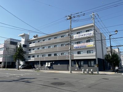 モダンな建物外観