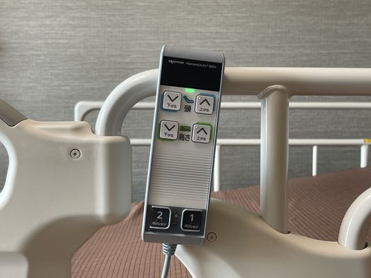 ベッドの手すり