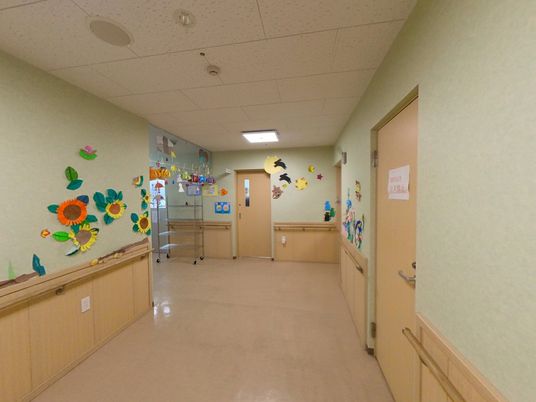 廊下の温かい雰囲気