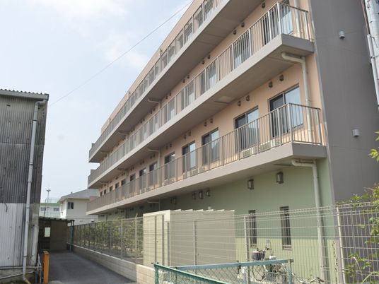 3階建ての外観