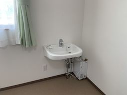 手洗い場の洗面台