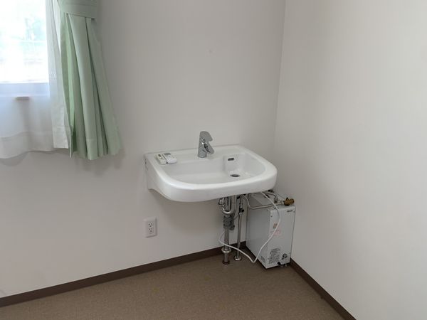 手洗い場の洗面台