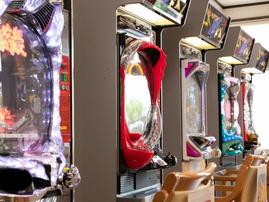 遊戯スペースの光輝く機器