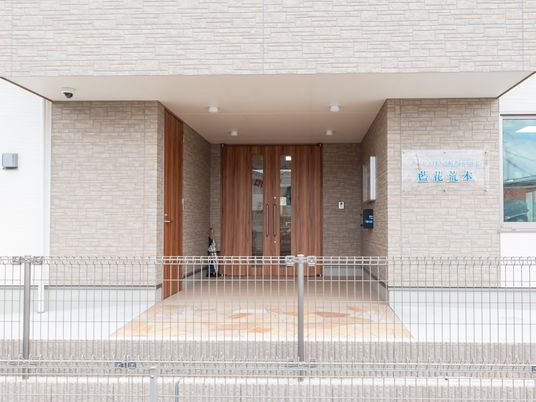 エントランスのすがすがしい風景