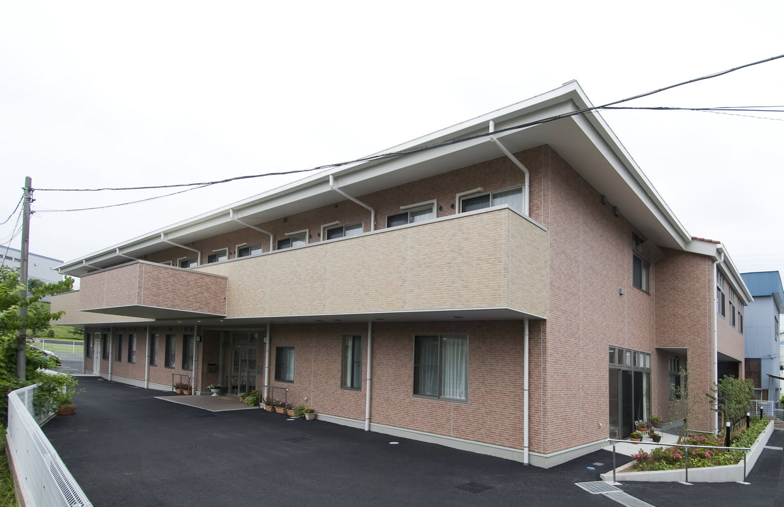 あずみ苑関川の外観