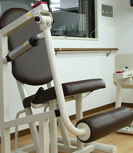 訓練器具のある部屋  