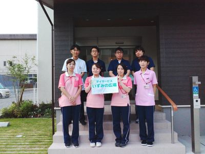 スタッフが集うエントランス