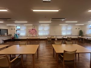 自然光が差し込む共有スペース