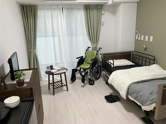 清潔な浴室と洗面台