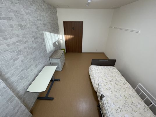 陽の差し込む居室