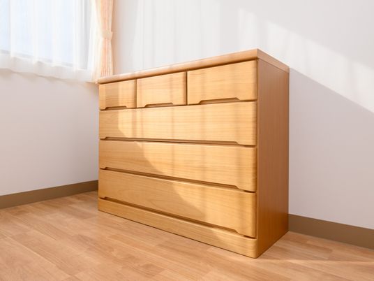 落ち着いた色合いのタンス