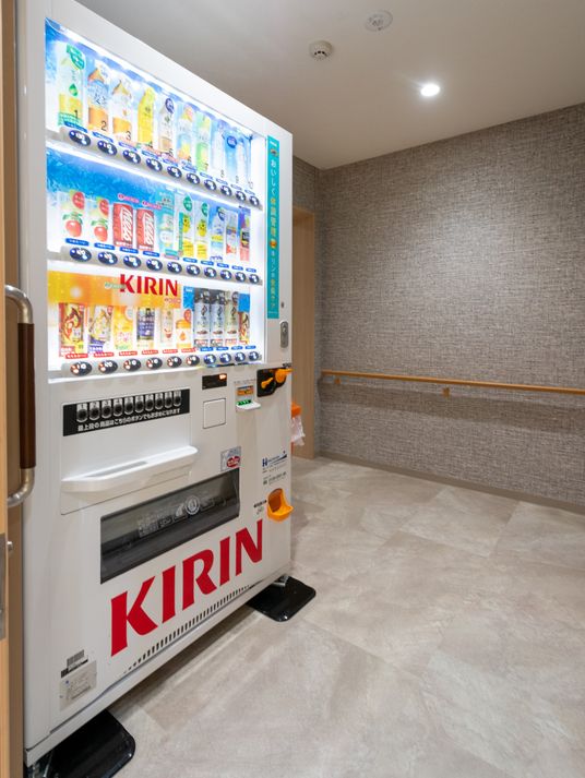 自動販売機のある廊下