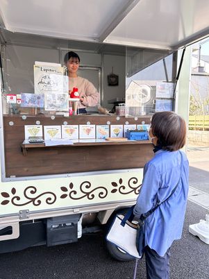 外で楽しむ様子