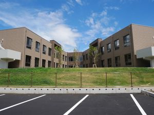 中庭のある建物外観  