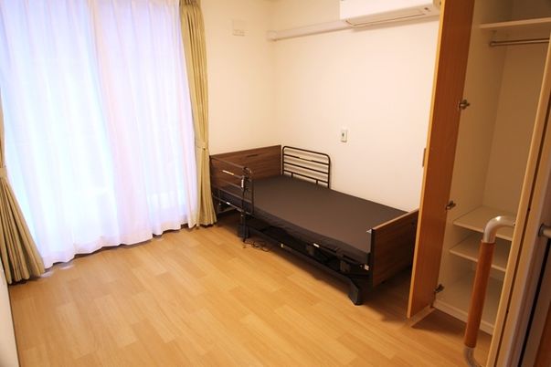 落ち着いた雰囲気の居室