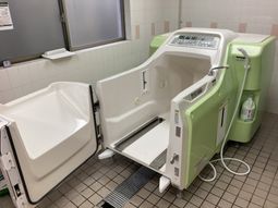 車椅子対応の浴槽