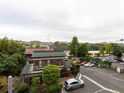 広々とした中庭