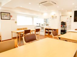 ゆったり食事ができる食堂