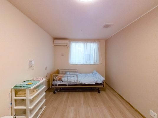 ベッドのある居室