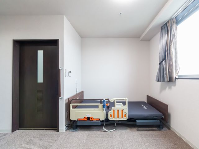 快適な居室 居室 広々とした居室で、明るい光が部屋いっぱいに差し込みます。快適な生活をサポートします。