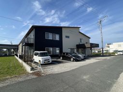 モダンな建物の外観