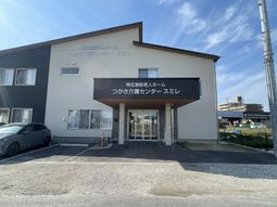 駐車場付きの外観