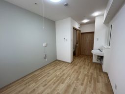 落ち着いた色合いの居室