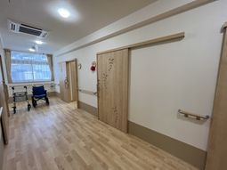 廊下の清潔感ある内観