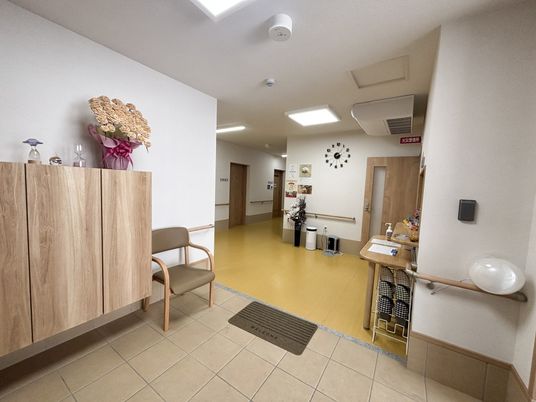 明るい廊下の一角