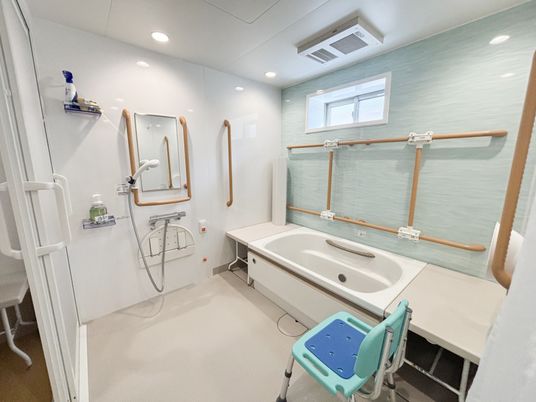 清潔で明るい浴室