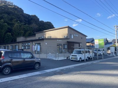 広々とした外観