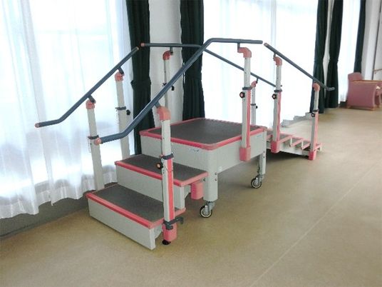 訓練用ステップのある部屋