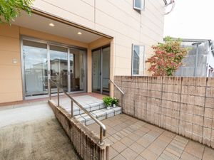 エントランスの外観